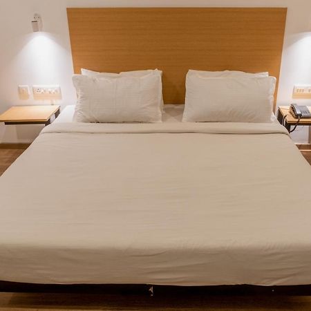 Hotel Madras Regency Zewnętrze zdjęcie
