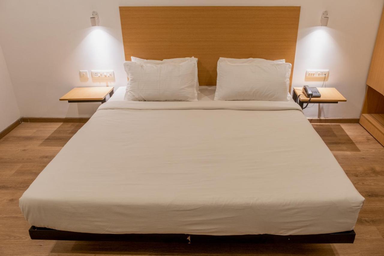 Hotel Madras Regency Zewnętrze zdjęcie